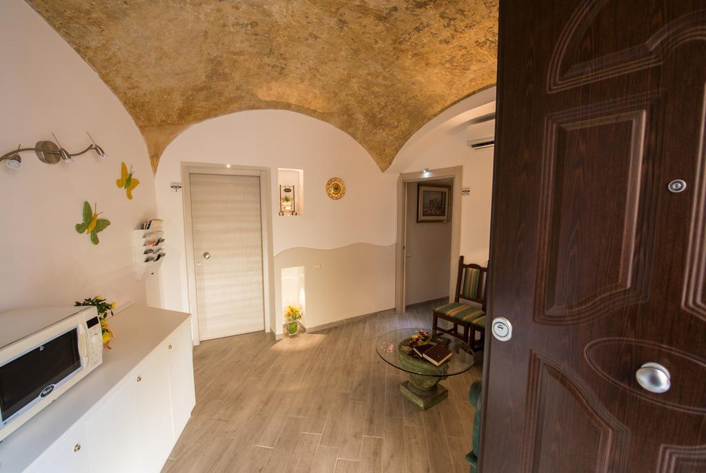 Petros Room Camere Salerno Exterior photo